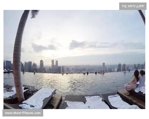 新加坡泳池地板实验探索弹性陶瓷涂层提升耐用性与安全性