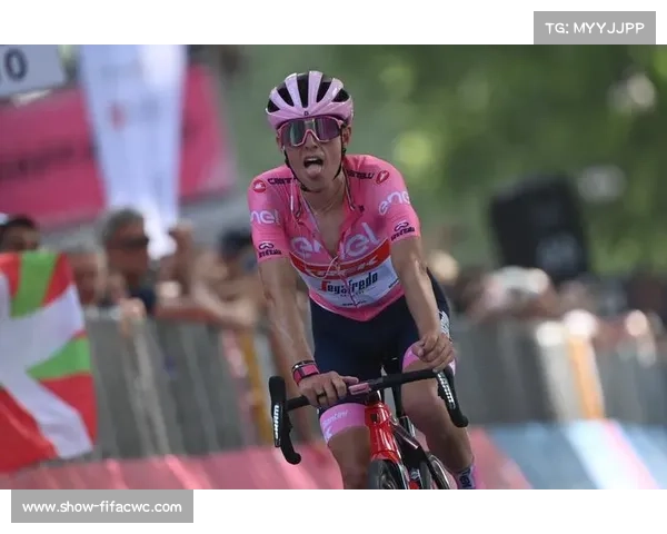 西蒙·耶茨在罗马告别环意赛 英国车手首次穿上粉衫创历史